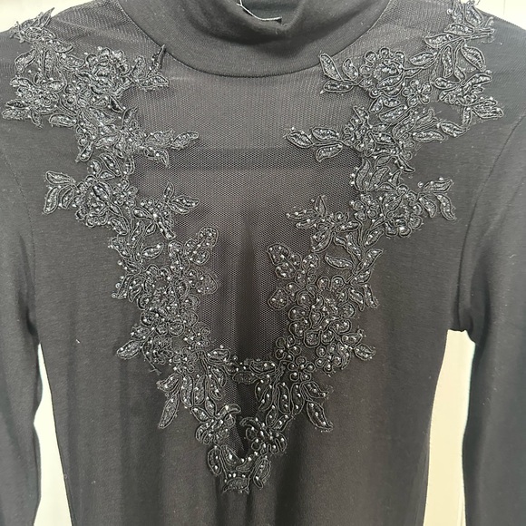 Elegant Black Embroidered Women's Top - Picture 2 of 3